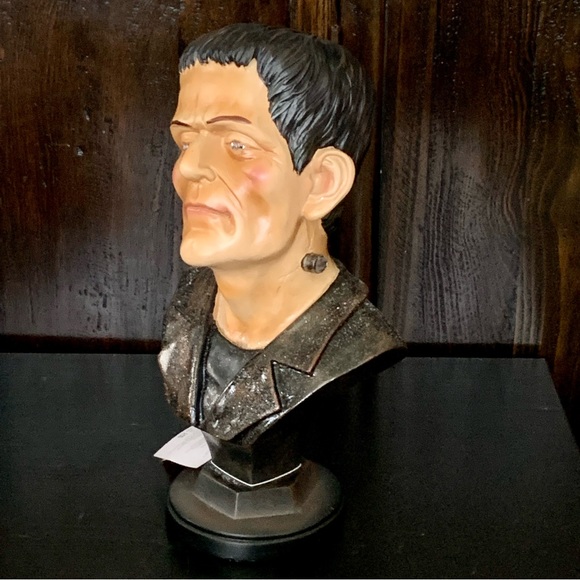 Frankenstein Bust Light Up Halloween Decor - Picture 11 of 14